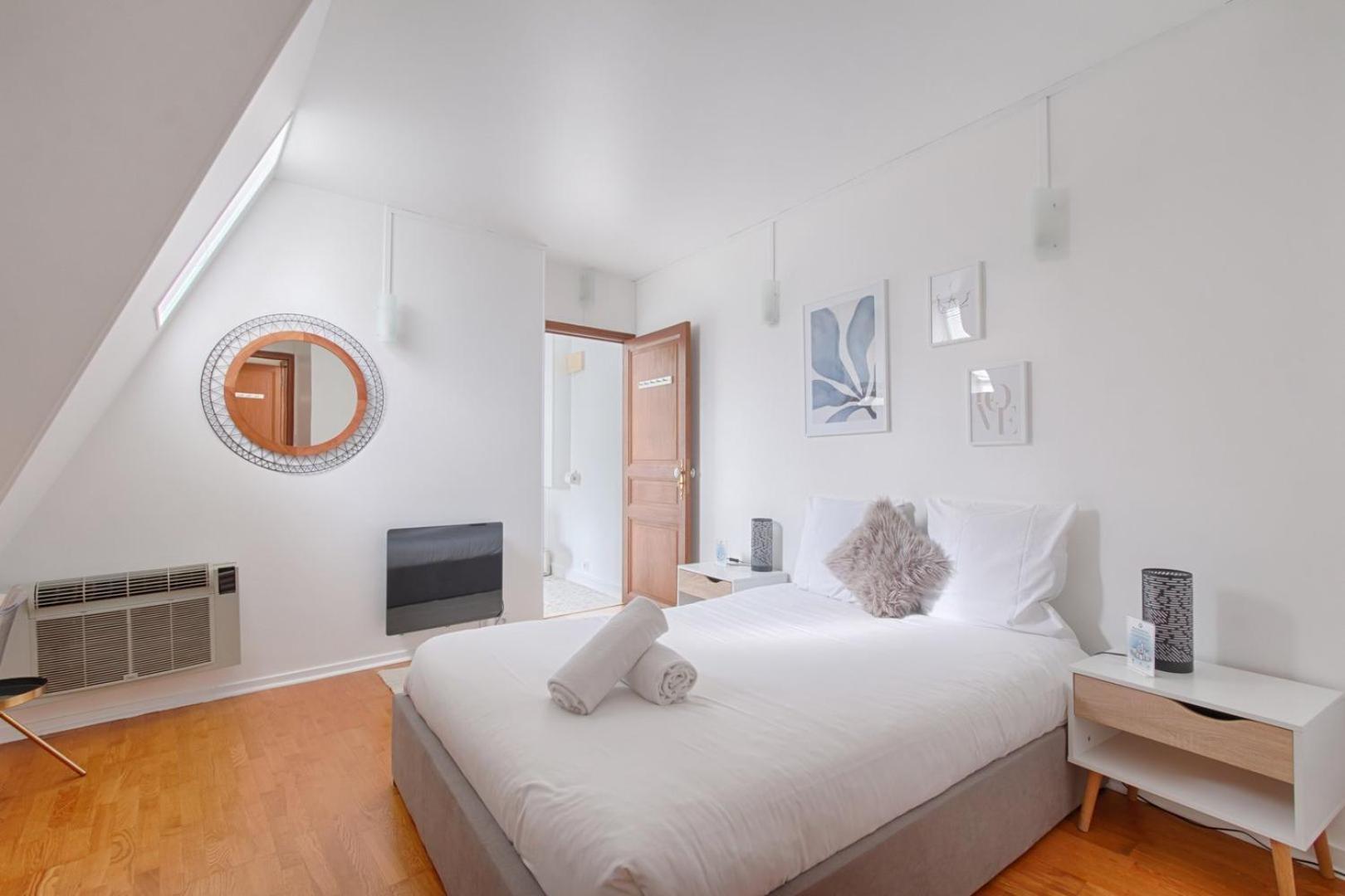 Appartement Near To Saint Lazare - 6P Parigi Esterno foto